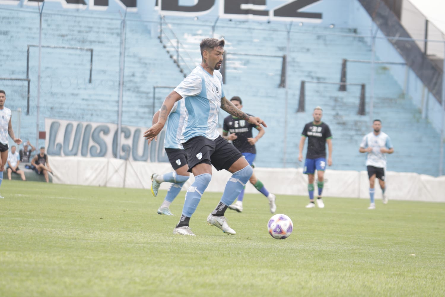 PRÁCTICA DE FÚTBOL ANTE SAN MIGUEL - Club Atlético Temperley