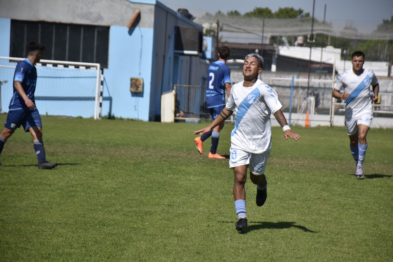 Inferiores AFA: Jornada positiva ante Talleres de Remedios de